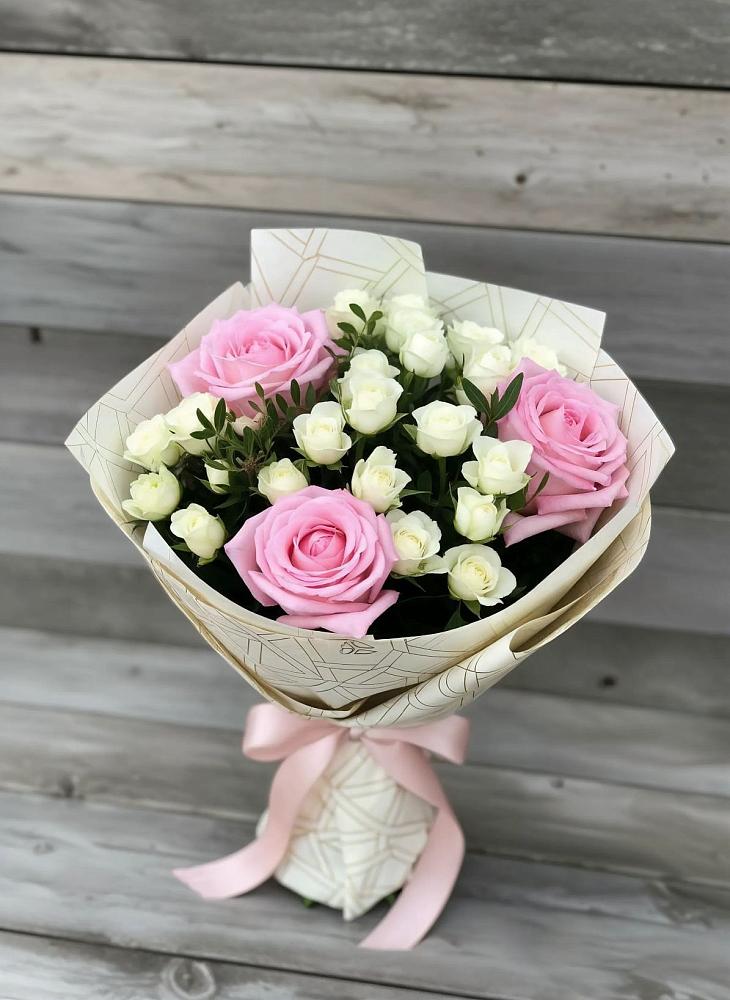 Букет цветов из: Розы в Сазоново
