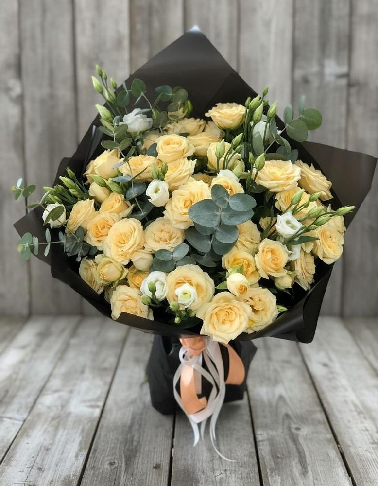 Букет цветов из: Розы и Лизиантусы в Сазоново