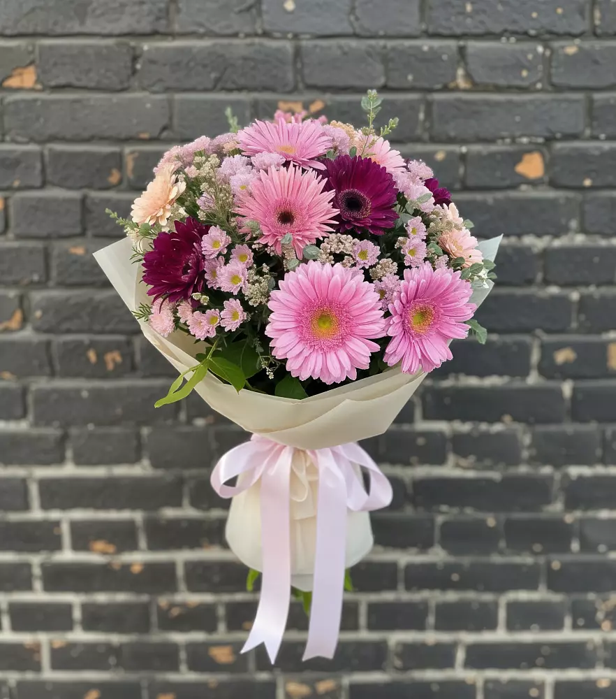 Букет цветов из: Герберы и Хризантемы в Сазоново