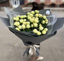 Букет Белые кустовые розы Солинеро в Сазоново