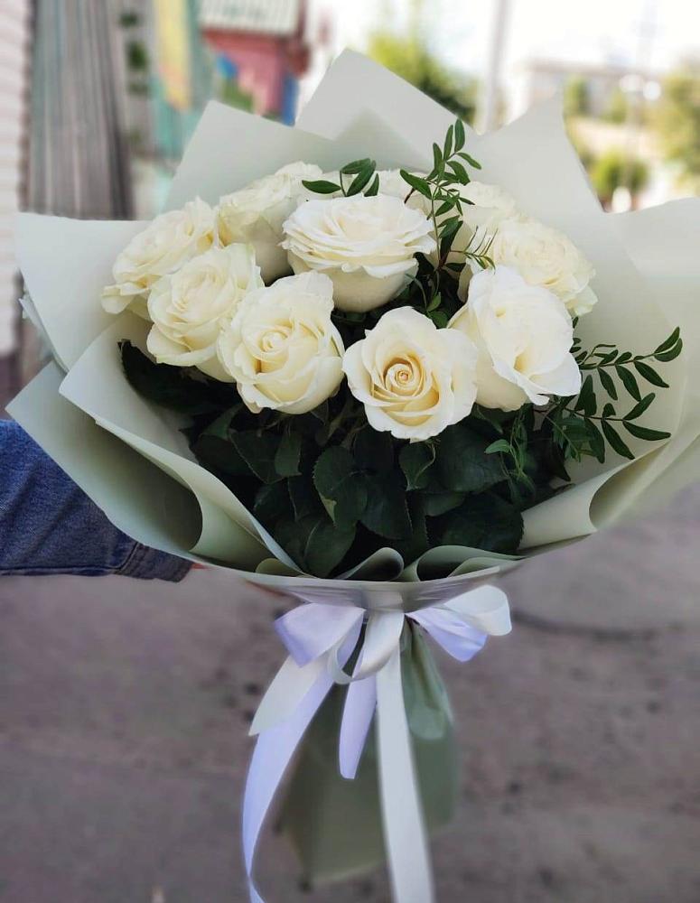 Букет Белые розы Проуд в Сазоново