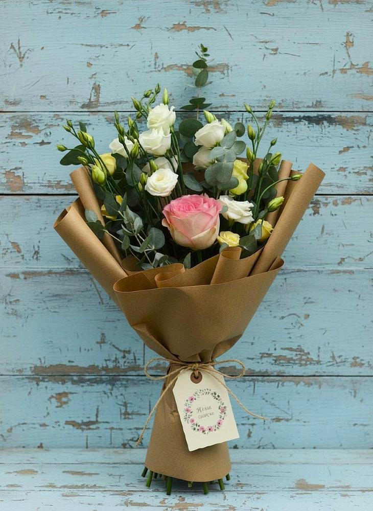 Букет цветов из: Розы и Лизиантусы в Сазоново