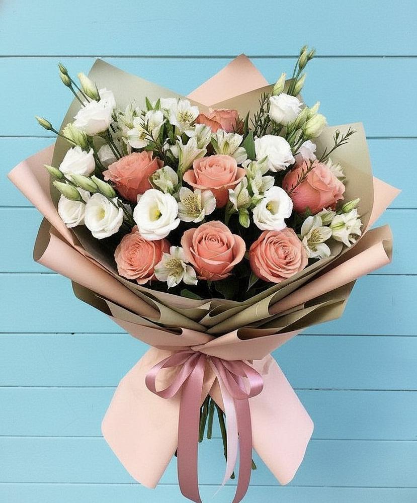 Букет цветов из: Розы, Альстромерии и Лизиантусы в Сазоново