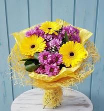 Букет цветов из:  Хризантемы и Герберы в Сазоново