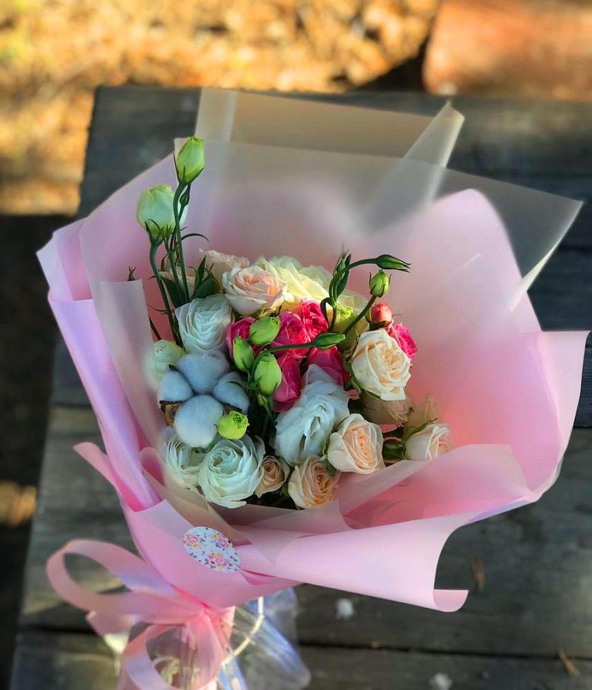 Букет цветов из: Розы и Лизиантусы в Сазоново