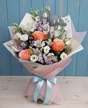 Букет цветов из:  Лизиантусы, Розы, Альстромерии и Гипсофила в Сазоново