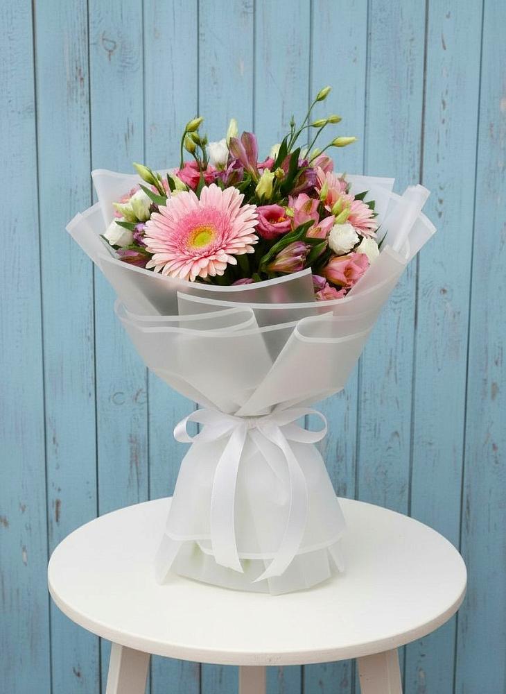 Букет цветов из: Герберы, Альстромерии и Лизиантусы в Сазоново