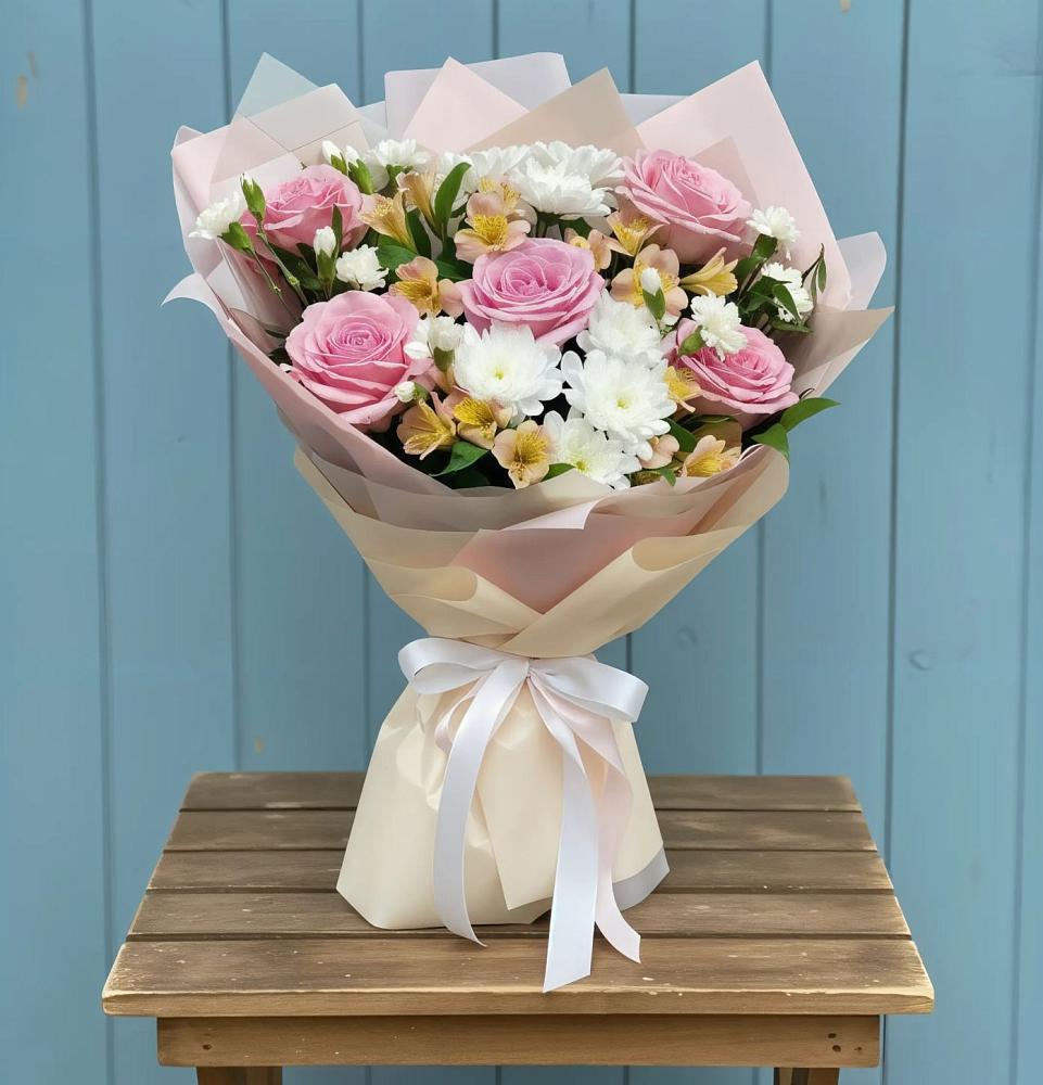 Букет цветов из: Гвоздики, Орхидеи и Розы в Сазоново