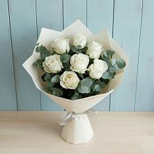 Букет Белые розы в Эвкалипте в Сазоново